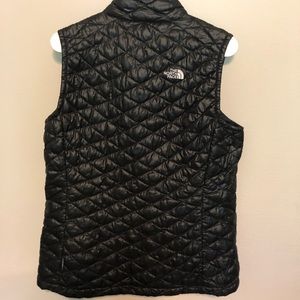 North Face women’s black vest!